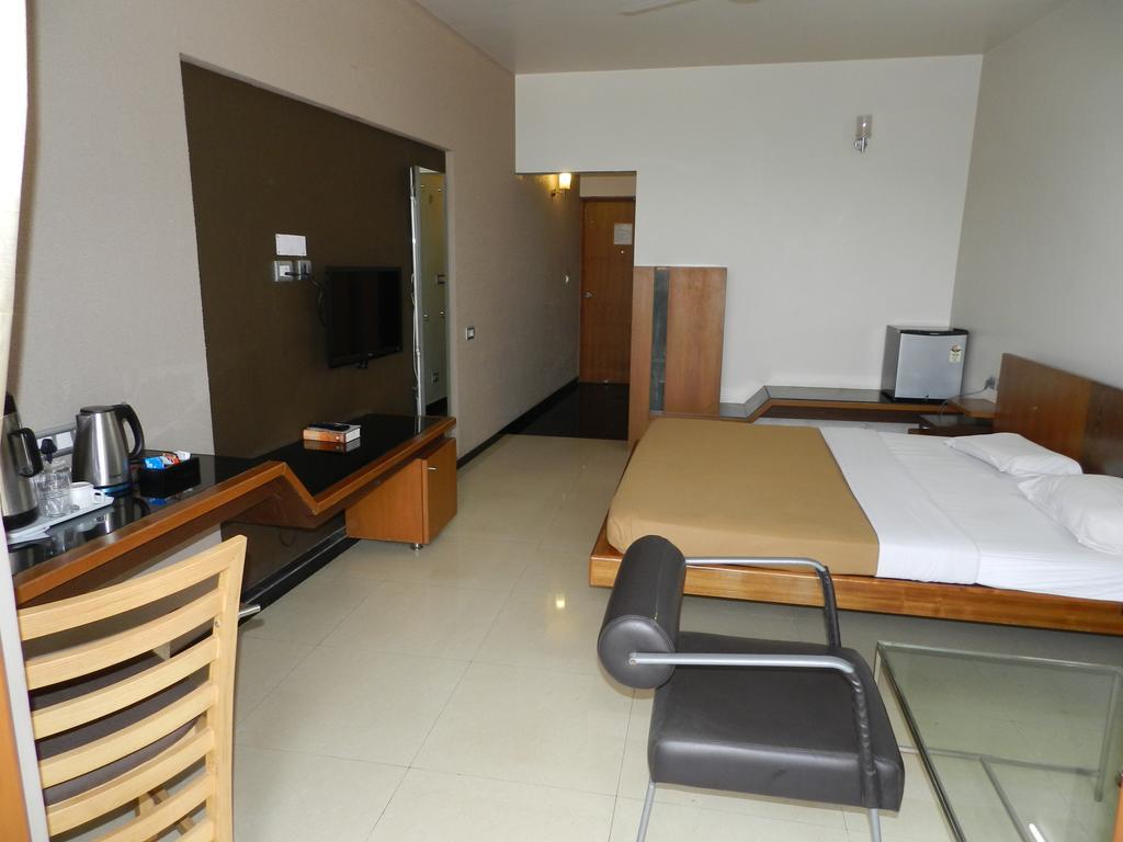 Hotel Rock Regency Toranagallu Szoba fotó